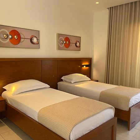 הימארה George Apartments מראה חיצוני תמונה